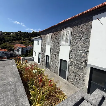 Hostel Stone And Soul - Bed In Quadruple In Calheta Estreito Da Calheta