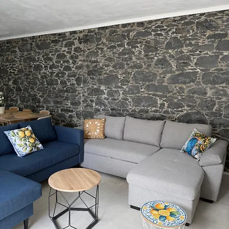 Stone And Soul - Bed In Quadruple In Calheta Hostel