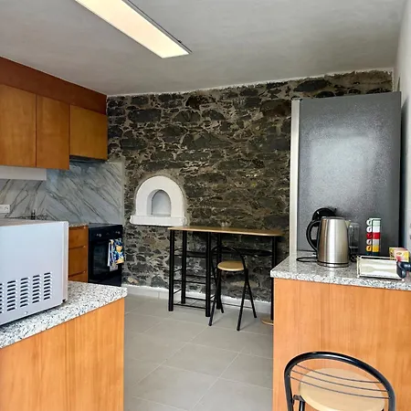 Stone And Soul - Bed In Quadruple In Calheta *